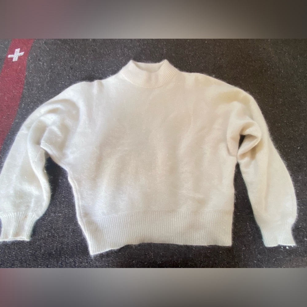 Casual Corner angora - rabbit hair - lambs wool sweater
